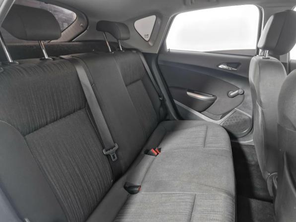 Opel Astra J с пробегом 2011 года, цена 529 000 рублей, 215000 км, хэтчбек, Автокод Объявления