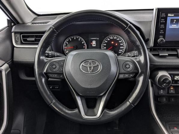 Toyota RAV4 V (XA50) с пробегом 2021 года, цена 3 350 000 рублей, 63877 км, внедорожник, Автокод Объявления