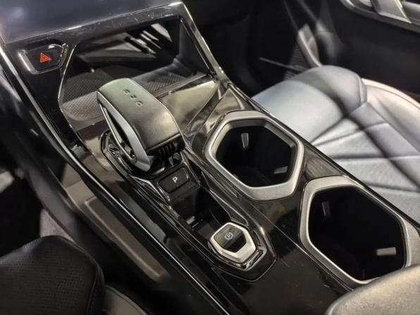 Geely Atlas II с пробегом 2024 года, цена 3 290 000 рублей, 11074 км, внедорожник, Автокод Объявления