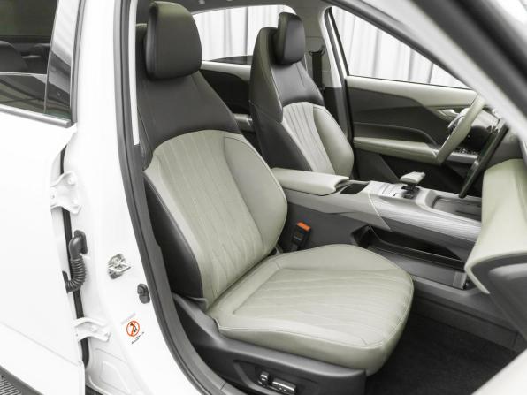 Changan Lamore с пробегом 2023 года, цена 2 120 000 рублей, 22060 км, седан, Автокод Объявления