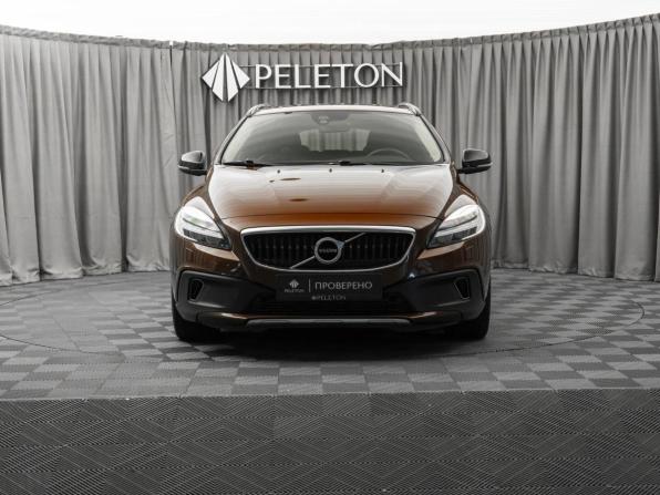 Volvo V40 Cross Country I Рестайлинг с пробегом 2017 года, цена 1 830 000 рублей, 115318 км, хэтчбек, Автокод Объявления