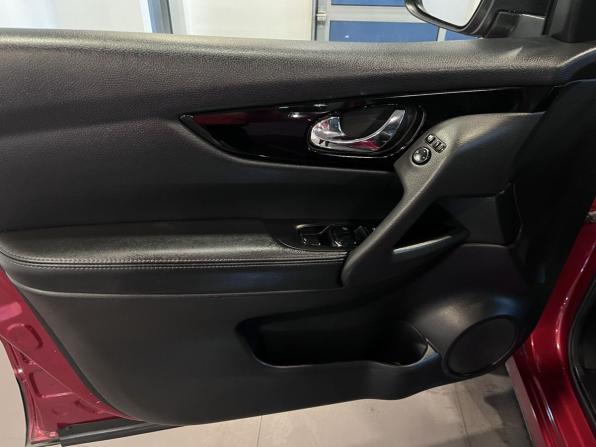 Nissan Qashqai II с пробегом 2018 года, цена 2 035 000 рублей, 106490 км, внедорожник, Автокод Объявления
