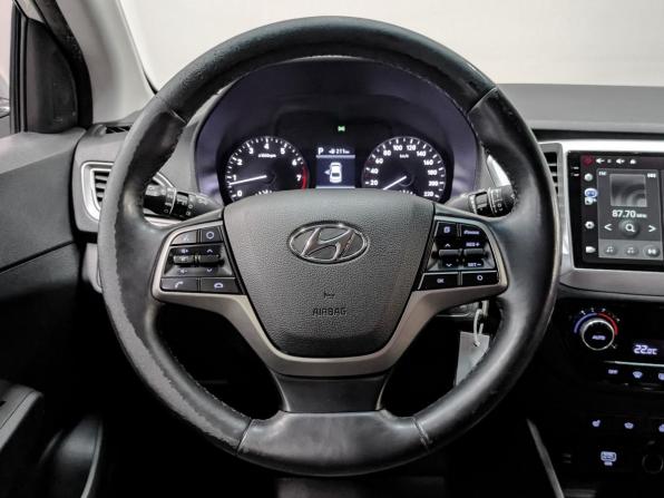 Hyundai Solaris II с пробегом 2019 года, цена 1 315 000 рублей, 130757 км, седан, Автокод Объявления