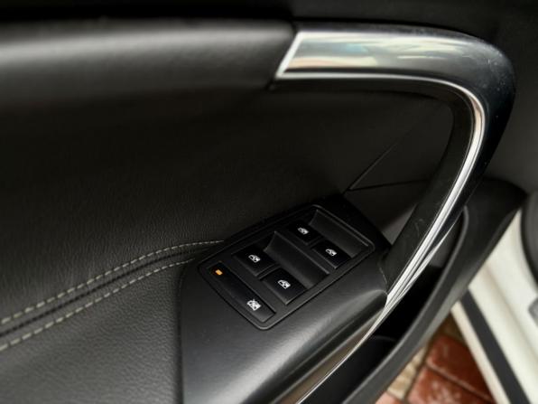 Opel Insignia I Рестайлинг с пробегом 2013 года, цена 699 990 рублей, 205000 км, седан, Автокод Объявления
