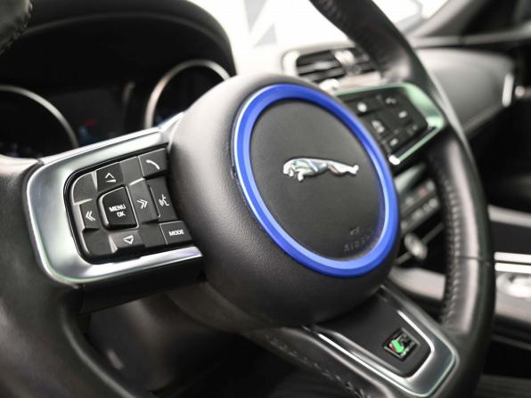 Jaguar F-Pace I с пробегом 2017 года, цена 2 990 000 рублей, 133661 км, внедорожник, Автокод Объявления