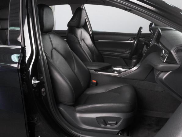 Toyota Camry VIII (XV70) Рестайлинг с пробегом 2021 года, цена 3 099 000 рублей, 126676 км, седан, Автокод Объявления