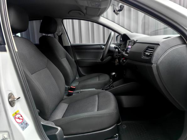 Volkswagen Polo V Рестайлинг с пробегом 2020 года, цена 1 355 000 рублей, 97907 км, седан, Автокод Объявления