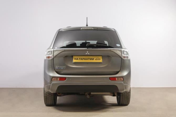 Mitsubishi Outlander III Рестайлинг 2 с пробегом 2015 года, цена 1 939 000 рублей, 201200 км, внедорожник, Автокод Объявления