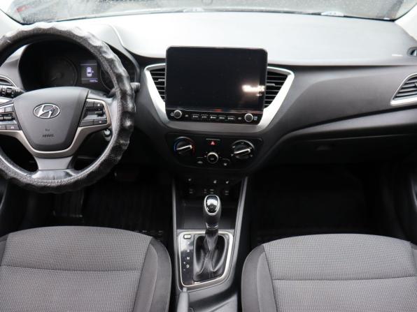 Hyundai Solaris II с пробегом 2017 года, цена 1 200 000 рублей, 155073 км, седан, Автокод Объявления