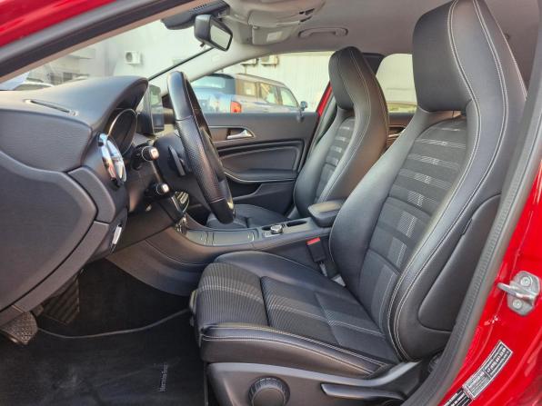 Mercedes-Benz GLA I (X156) Рестайлинг с пробегом 2019 года, цена 2 399 000 рублей, 119027 км, внедорожник, Автокод Объявления