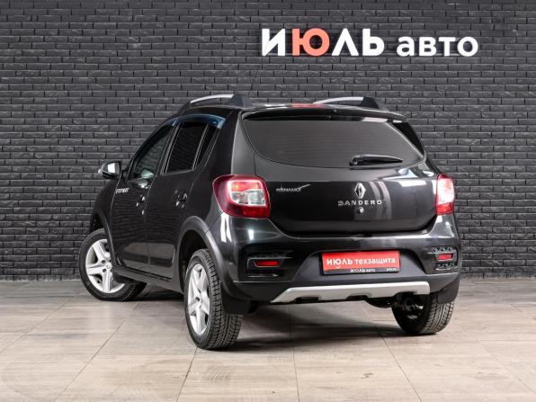 Renault Sandero II с пробегом 2017 года, цена 1 000 000 рублей, 132000 км, хэтчбек, Автокод Объявления