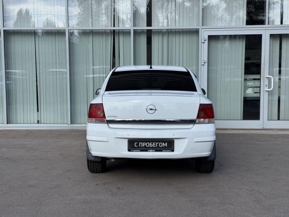 Opel Astra H Рестайлинг с пробегом 2012 года, цена 650 000 рублей, 274509 км, седан, Автокод Объявления