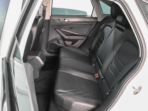 Volkswagen Jetta VII Рестайлинг с пробегом 2022 года, цена 2 239 000 рублей, 42143 км, седан, Автокод Объявления