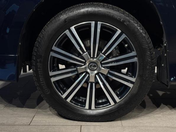 Lexus LX III Рестайлинг 2 с пробегом 2018 года, цена 9 099 000 рублей, 98404 км, внедорожник, Автокод Объявления