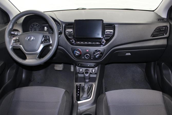 Hyundai Solaris II Рестайлинг с пробегом 2021 года, цена 1 579 000 рублей, 61518 км, седан, Автокод Объявления