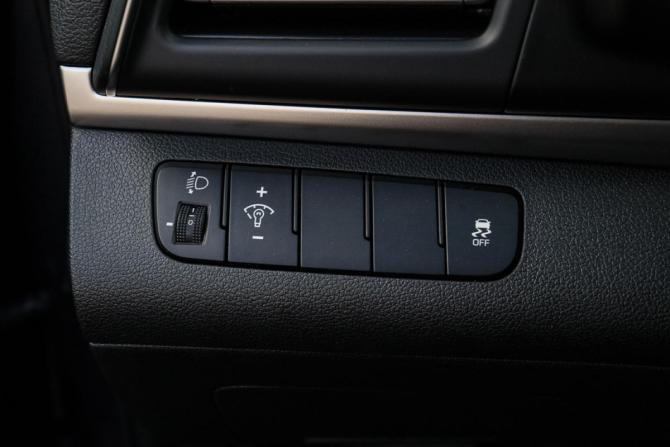 Hyundai Elantra VI (AD) Рестайлинг с пробегом 2019 года, цена 1 730 000 рублей, 128431 км, седан, Автокод Объявления