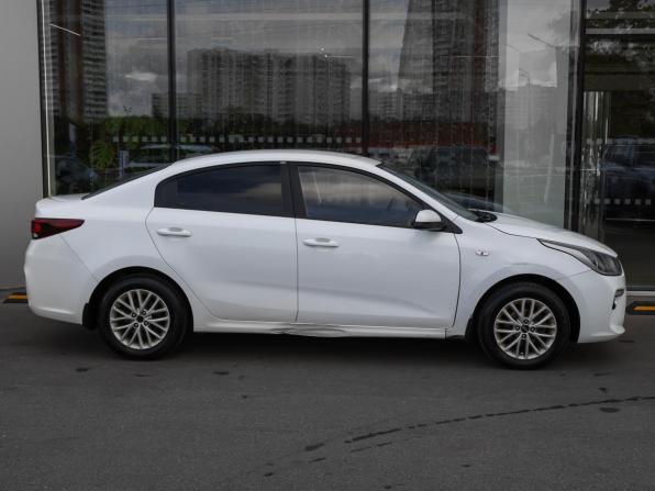 Kia Rio IV с пробегом 2018 года, цена 1 049 000 рублей, 200656 км, седан, Автокод Объявления