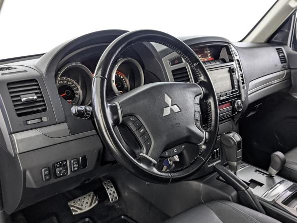 Mitsubishi Pajero IV Рестайлинг 2 с пробегом 2015 года, цена 2 585 000 рублей, 114877 км, внедорожник, Автокод Объявления