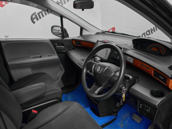 Honda Freed I с пробегом 2010 года, цена 1 030 000 рублей, 172428 км, компактвэн, Автокод Объявления