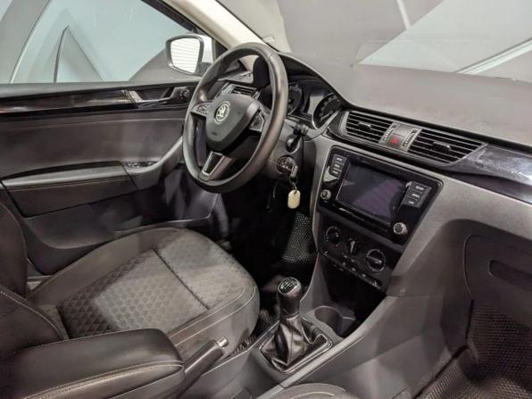 Skoda Rapid I Рестайлинг с пробегом 2017 года, цена 1 149 000 рублей, 97183 км, лифтбек, Автокод Объявления
