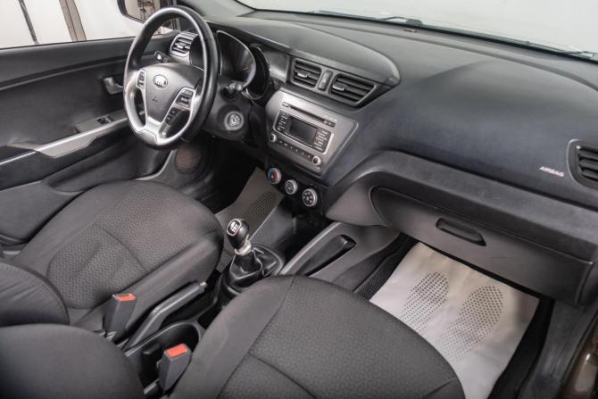 Kia Rio III Рестайлинг с пробегом 2015 года, цена 879 000 рублей, 207000 км, седан, Автокод Объявления