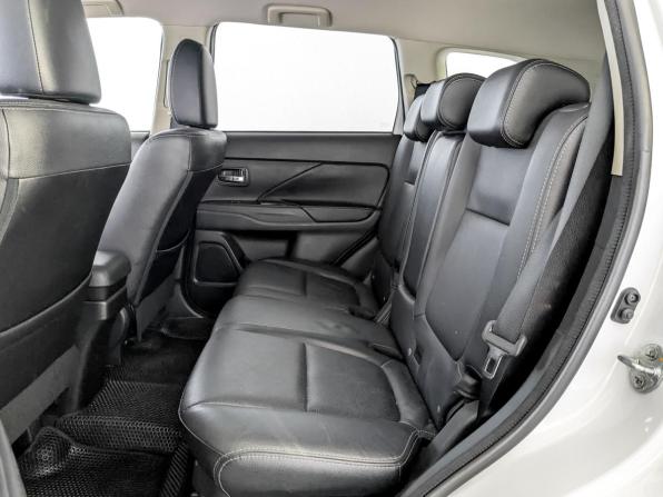 Mitsubishi Outlander III Рестайлинг 2 с пробегом 2018 года, цена 1 875 000 рублей, 213152 км, внедорожник, Автокод Объявления