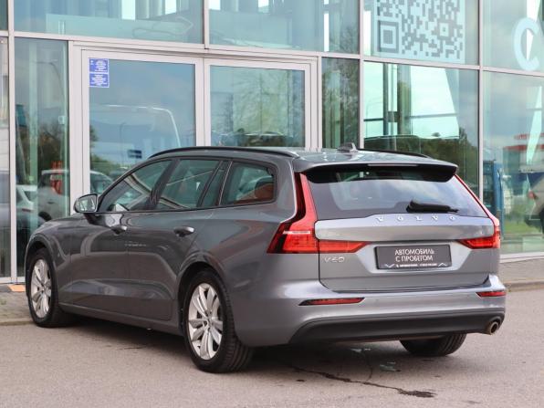 Volvo V60 II с пробегом 2018 года, цена 2 150 000 рублей, 290823 км, универсал, Автокод Объявления