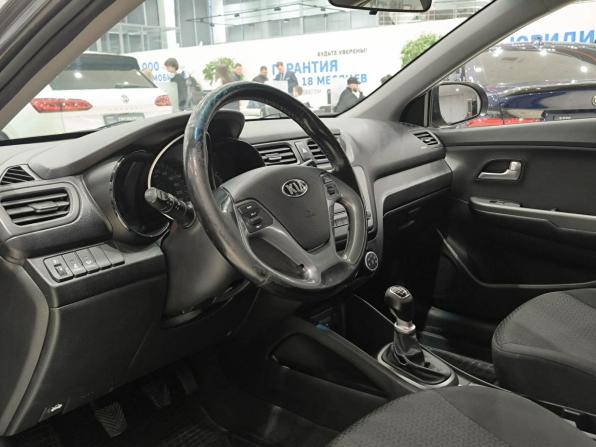 Kia Rio III Рестайлинг с пробегом 2017 года, цена 995 000 рублей, 136000 км, седан, Автокод Объявления