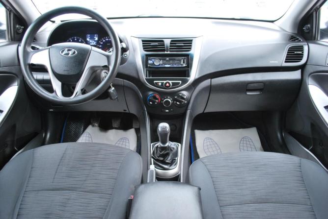 Hyundai Solaris I с пробегом 2014 года, цена 640 000 рублей, 156800 км, седан, Автокод Объявления