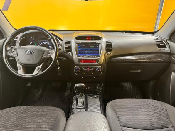 Kia Sorento II Рестайлинг с пробегом 2018 года, цена 2 049 000 рублей, 165205 км, внедорожник, Автокод Объявления