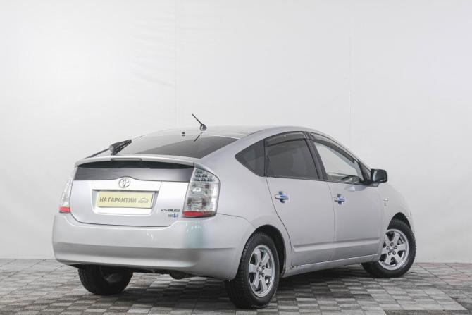 Toyota Prius II Рестайлинг (XW20) с пробегом 2010 года, цена 649 000 рублей, 175000 км, хэтчбек, Автокод Объявления
