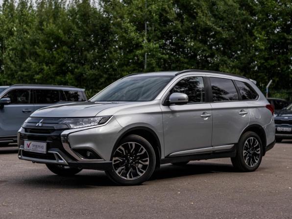 Mitsubishi Outlander III Рестайлинг 3 с пробегом 2022 года, цена 2 425 000 рублей, 138698 км, внедорожник, Автокод Объявления