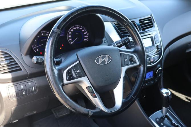 Hyundai Solaris I с пробегом 2014 года, цена 829 000 рублей, 122000 км, хэтчбек, Автокод Объявления