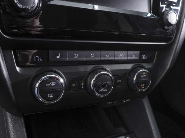 Skoda Octavia III (A7) с пробегом 2015 года, цена 1 190 000 рублей, 239988 км, лифтбек, Автокод Объявления