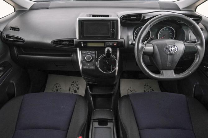 Toyota Wish II Рестайлинг с пробегом 2012 года, цена 1 259 000 рублей, 156000 км, минивэн, Автокод Объявления