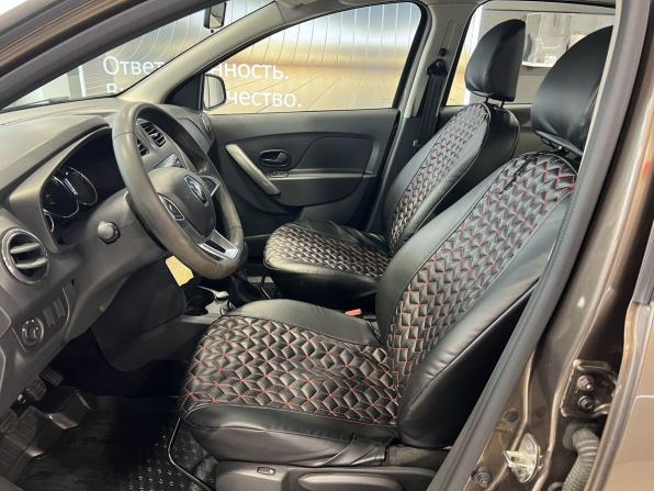 Renault Logan II Рестайлинг с пробегом 2019 года, цена 1 050 000 рублей, 111000 км, седан, Автокод Объявления