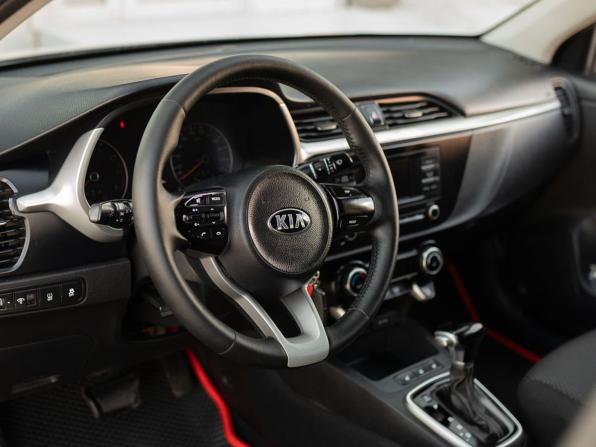 Kia Rio IV Рестайлинг с пробегом 2020 года, цена 1 320 000 рублей, 164448 км, седан, Автокод Объявления