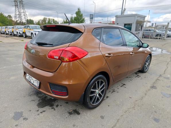 Kia Ceed II Рестайлинг с пробегом 2015 года, цена 879 000 рублей, 102000 км, хэтчбек, Автокод Объявления