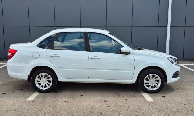 Lada (ВАЗ) Granta I Рестайлинг с пробегом 2023 года, цена 780 000 рублей, 37730 км, седан, Автокод Объявления