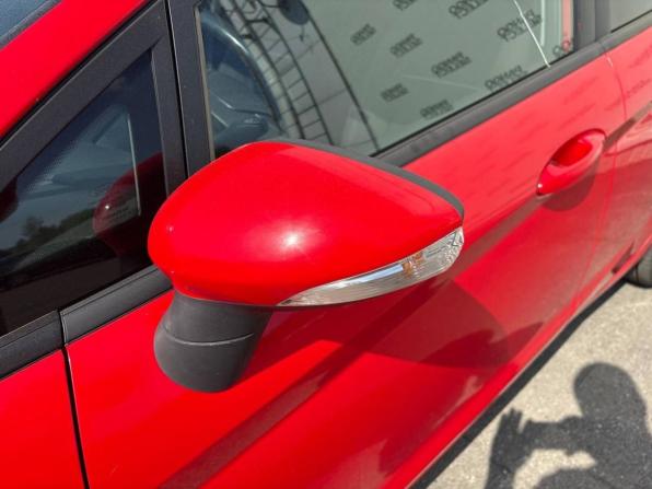 Ford Fiesta Mk6 Рестайлинг с пробегом 2016 года, цена 1 020 000 рублей, 30000 км, хэтчбек, Автокод Объявления