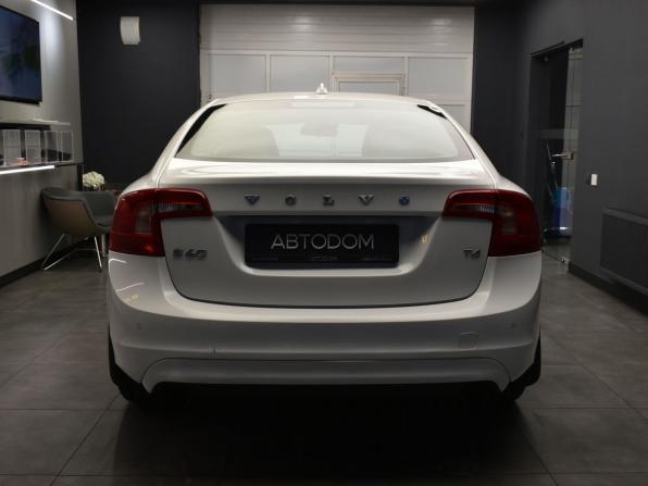 Volvo S60 II Рестайлинг с пробегом 2015 года, цена 1 727 000 рублей, 158095 км, седан, Автокод Объявления
