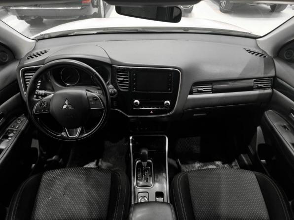Mitsubishi Outlander III Рестайлинг 3 с пробегом 2020 года, цена 2 350 000 рублей, 118631 км, внедорожник, Автокод Объявления