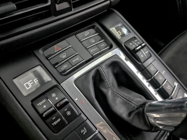 Porsche Macan I Рестайлинг с пробегом 2021 года, цена 3 665 000 рублей, 97103 км, внедорожник, Автокод Объявления