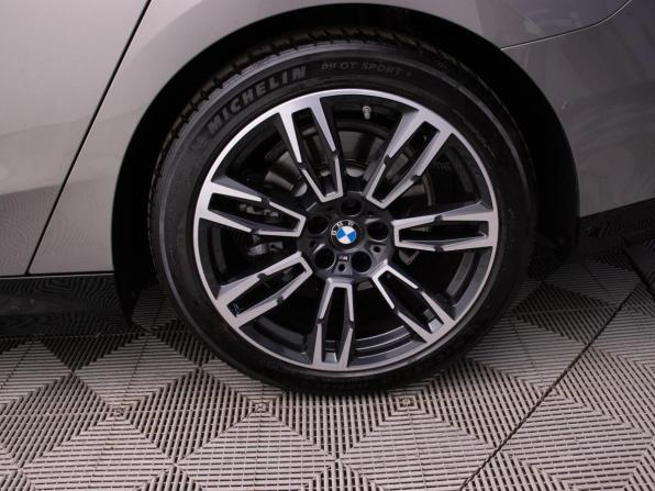 BMW 5 серии VIII (G60/G61/G68) с пробегом 2024 года, цена 7 347 000 рублей, 54240 км, седан, Автокод Объявления