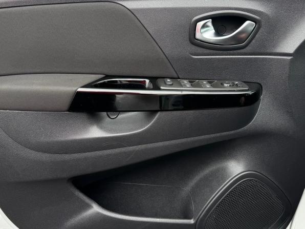 Renault Kaptur I Рестайлинг с пробегом 2021 года, цена 1 310 000 рублей, 29928 км, внедорожник, Автокод Объявления