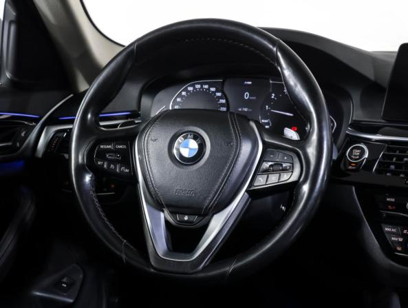 BMW 5 серии VII (G30/G31/G38) Рестайлинг с пробегом 2020 года, цена 2 490 000 рублей, 304307 км, седан, Автокод Объявления