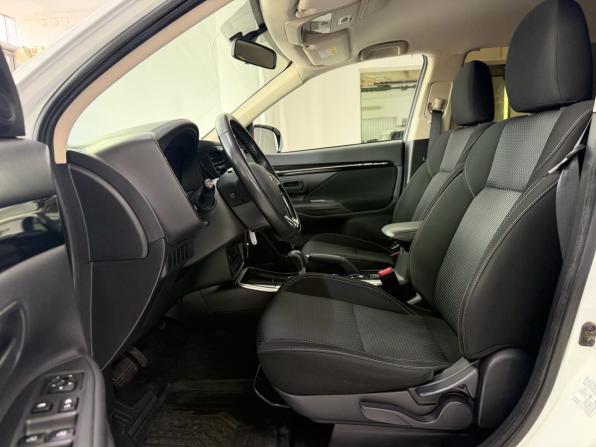 Mitsubishi Outlander III Рестайлинг 3 с пробегом 2020 года, цена 2 250 000 рублей, 80241 км, внедорожник, Автокод Объявления