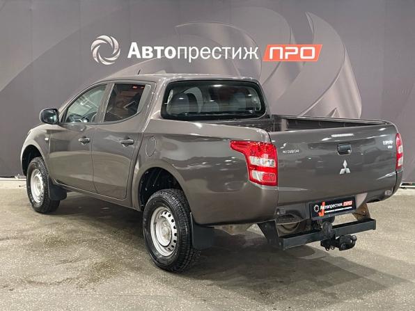 Mitsubishi L200 V с пробегом 2017 года, цена 1 759 000 рублей, 217000 км, offers.body_type.unknown, Автокод Объявления