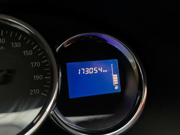 Renault Logan II с пробегом 2015 года, цена 607 360 рублей, 173050 км, седан, Автокод Объявления