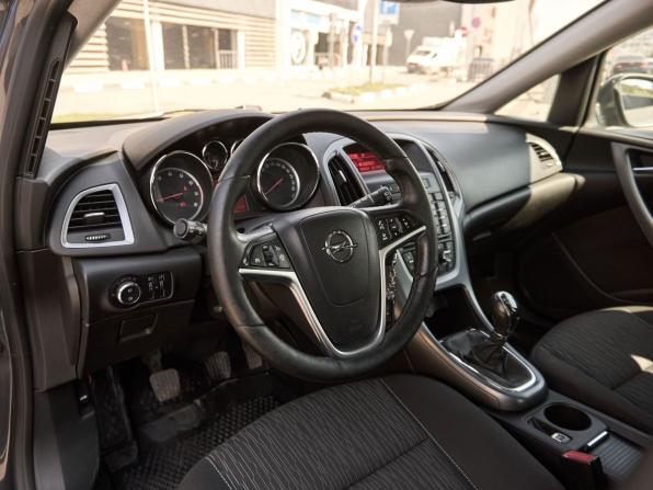 Opel Astra J Рестайлинг с пробегом 2014 года, цена 720 000 рублей, 163592 км, хэтчбек, Автокод Объявления